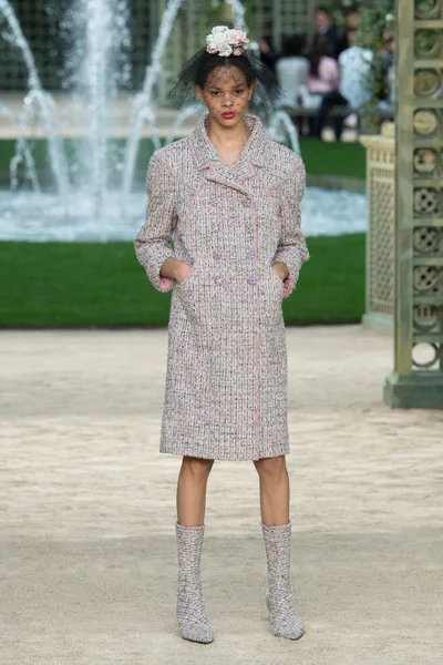 Look 11